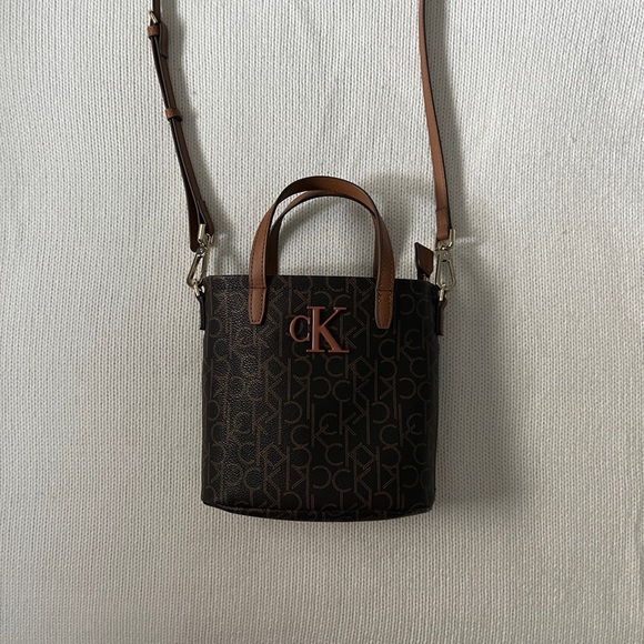 Calvin Klein Signature Hand Zip Purse in Brown - Picture 2 of 4